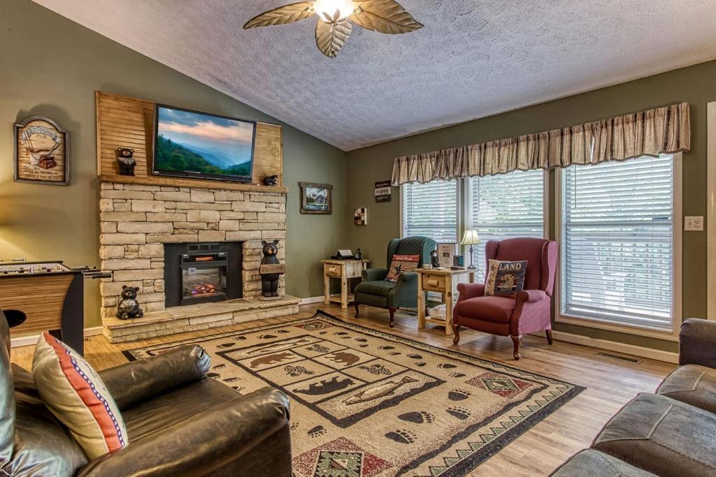 River Song, Near River, Hot Tub, Foosball, Wifi 1089 Free Tickets Each Paid Day, Dollywood And More Sevierville Exteriör bild